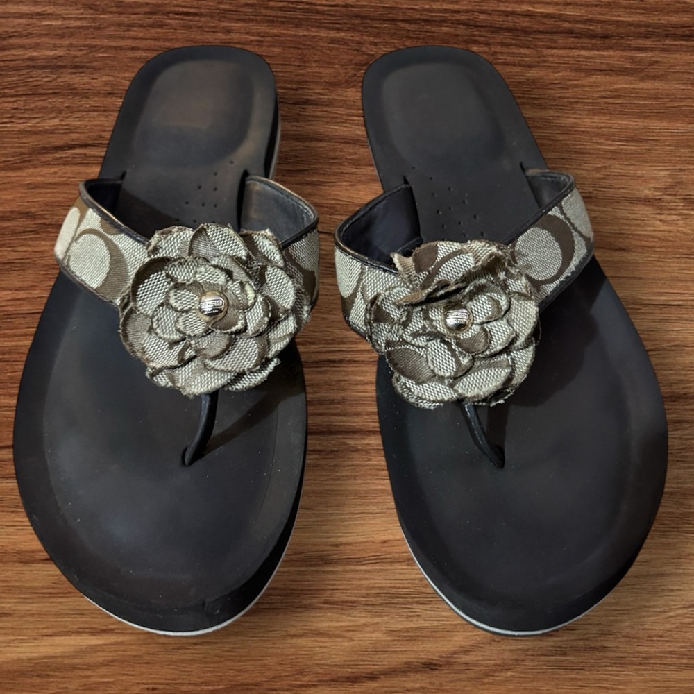 Coach Jillian flip flops sandals Size 9B